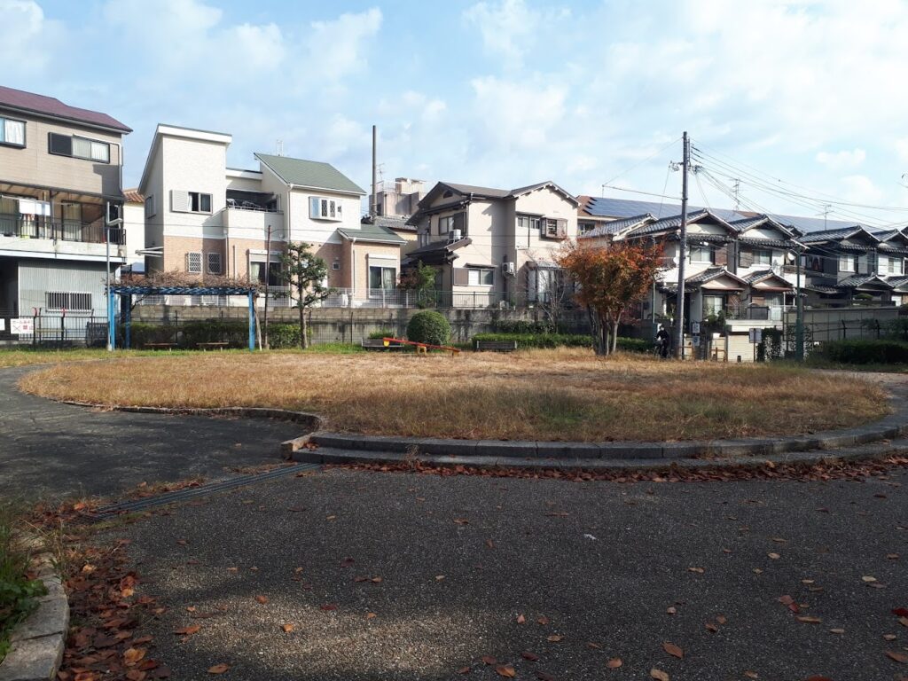 埴⽣野公園