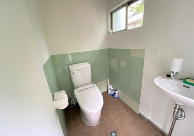 お寺の境内トイレ改修工事完了しました